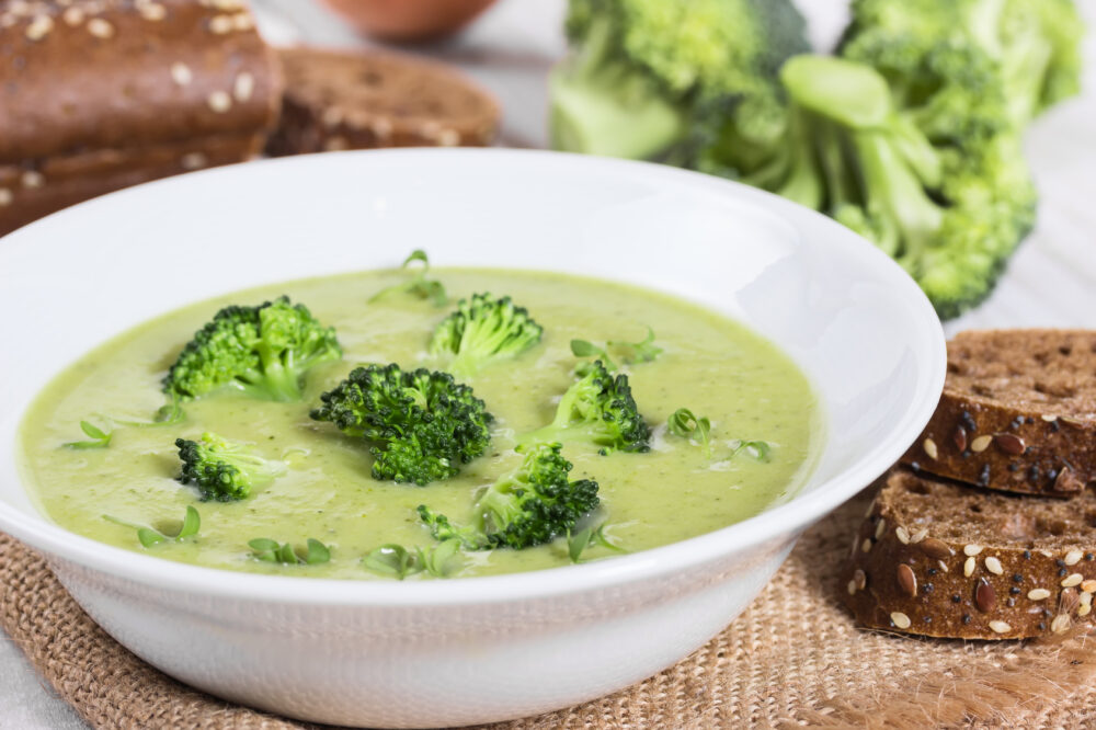 Broccoli reduces risk of stomach ulcers and stomach cancer Roberts